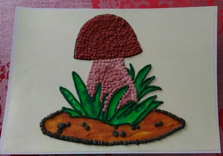 Аплікація грибів з кольорового пластиліну та картону 