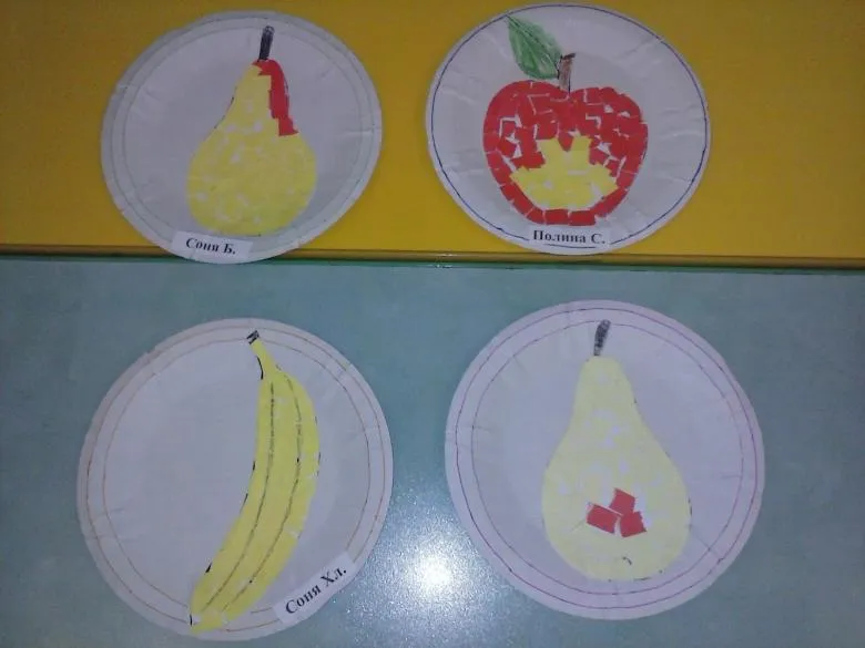 Аплікація фруктів з кольорового паперу та картону