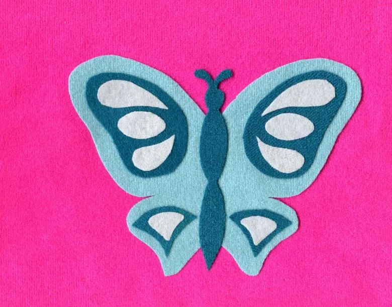 Аплікація метеликів з тканини 