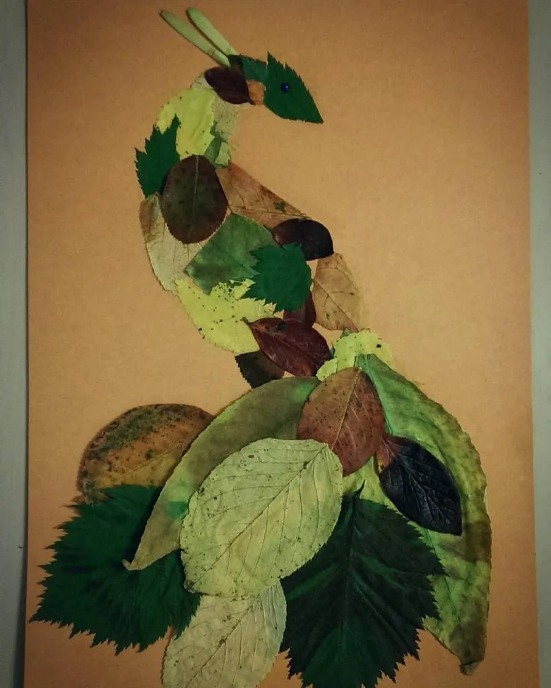 Аплікація птахів з листя і кольорового паперу 