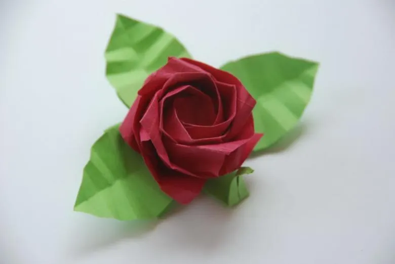 троянда з паперу