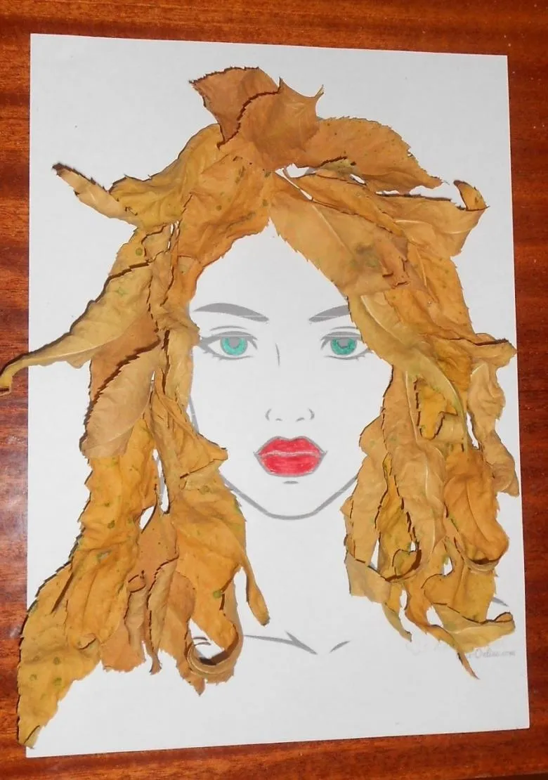 дівчина з осіннього листя