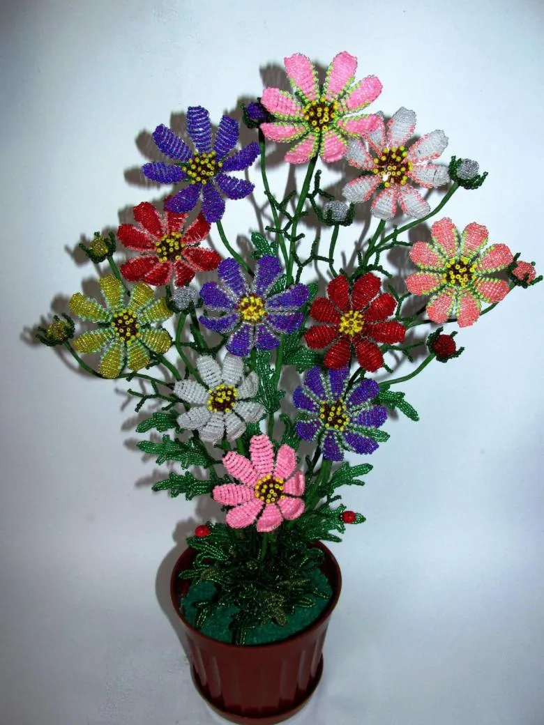 Ідеї квітів з кольорового бісеру 