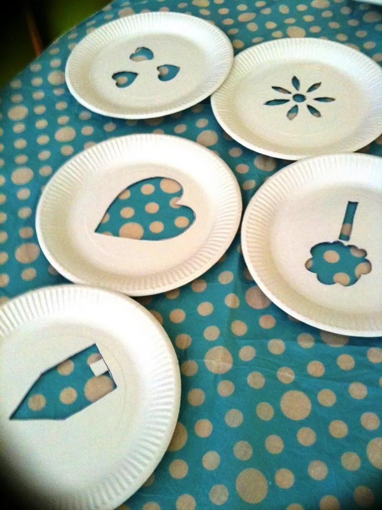 Вироби з одноразових пластикових і паперових тарілок