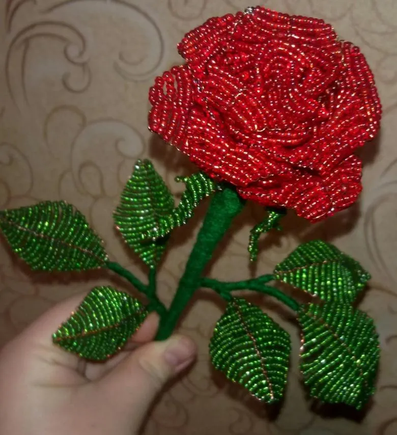 Троянда з різнобарвного бісеру для початківців