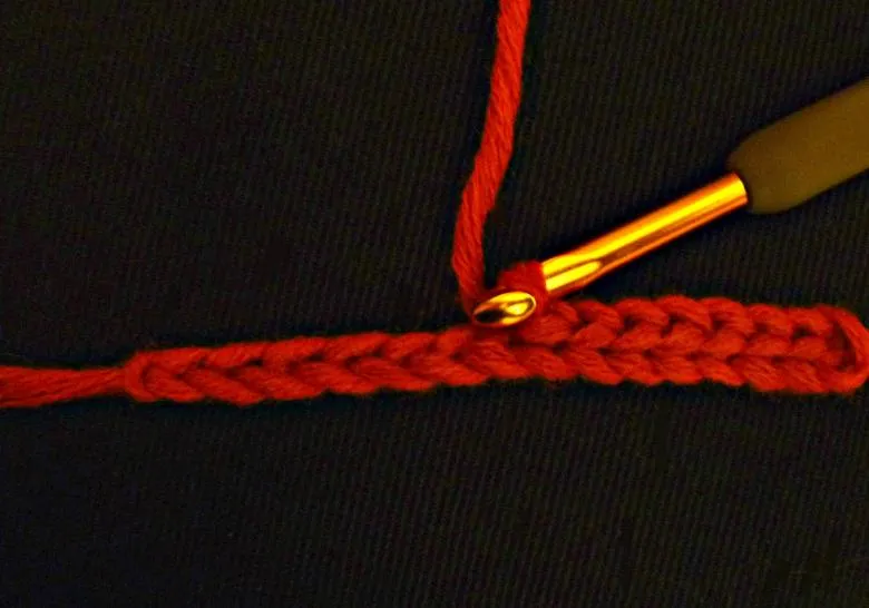 Приклади в'язання шнурів гачком і спицями