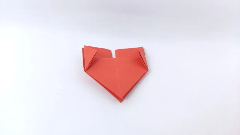 Орігамі серце з паперу