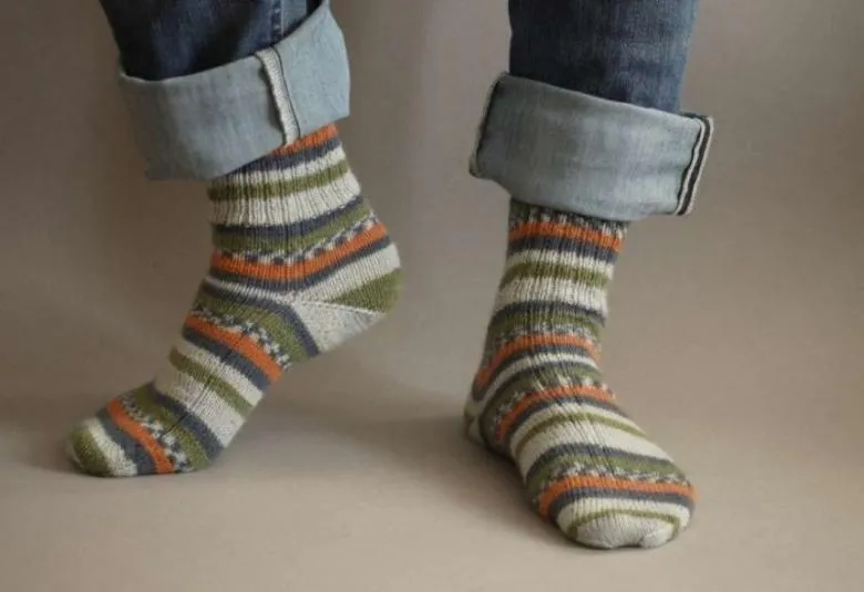 В'язані шкарпетки на двох і п'яти спицях